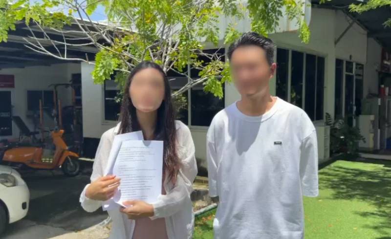 สาวแจ้งความขอความเป็นธรรม! หลังบ้านถูกโยงคดี "น้องทอมมี่" ด้าน "จ่าคิงส์" พร้อมครอบครัวผู้เสียชีวิต มอบดอกไม้ขอโทษ ยืนยันไร้เจตนาทำให้เสียหาย